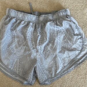 Nike Women's Silver Patterned Athletic Shorts